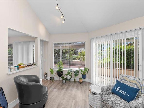 1299 Via Apuesto, San Marcos CA 92078