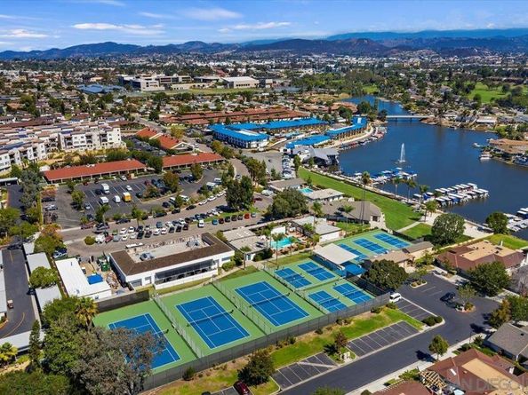 1299 Via Apuesto, San Marcos CA 92078