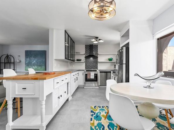 2510 Clairemont Dr 303, San Diego CA 92117