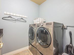 1772 Crescent Knolls Gln, Escondido CA 92029