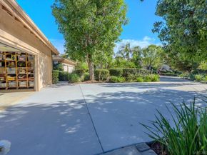1772 Crescent Knolls Gln, Escondido CA 92029