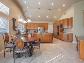 1772 Crescent Knolls Gln, Escondido CA 92029