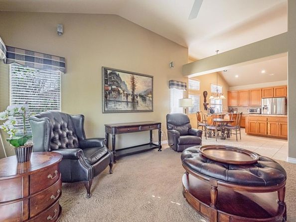 1772 Crescent Knolls Gln, Escondido CA 92029