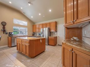 1772 Crescent Knolls Gln, Escondido CA 92029