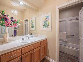 1772 Crescent Knolls Gln, Escondido CA 92029