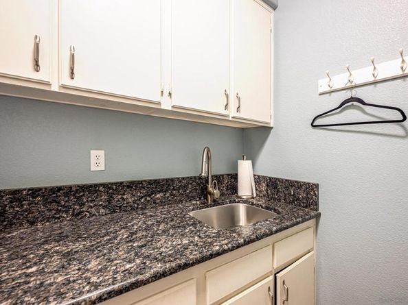 1772 Crescent Knolls Gln, Escondido CA 92029