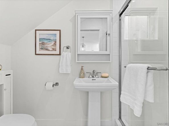 4954 Saratoga Ave, San Diego CA 92107