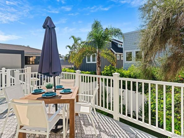 4954 Saratoga Ave, San Diego CA 92107