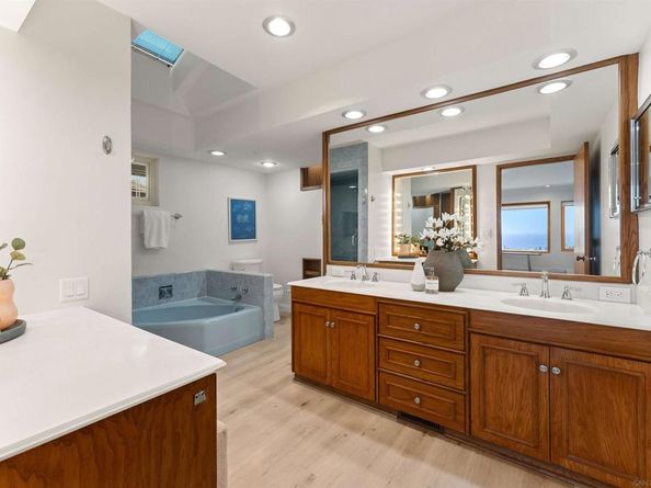 1177 Muirlands Vista Way, La Jolla CA 92037