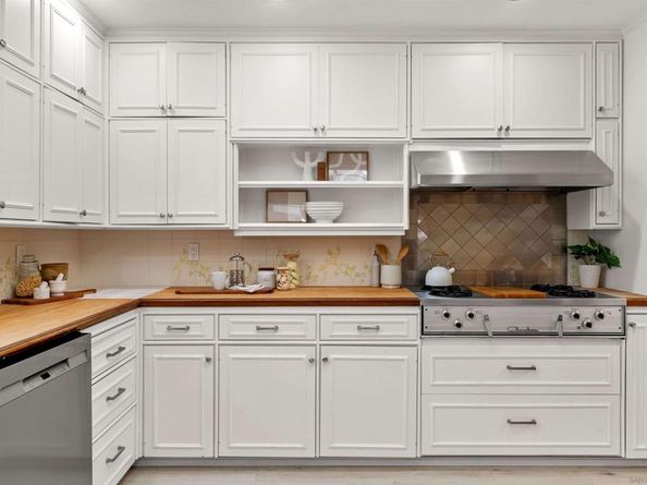 1177 Muirlands Vista Way, La Jolla CA 92037