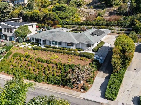 1177 Muirlands Vista Way, La Jolla CA 92037