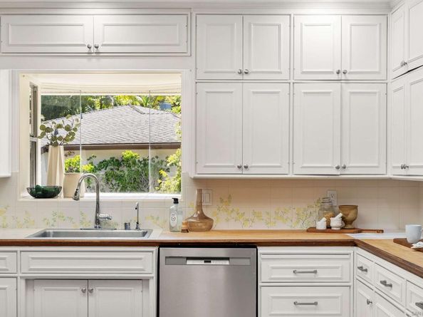 1177 Muirlands Vista Way, La Jolla CA 92037