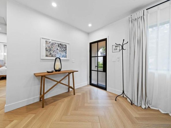 7372 76 Fay Ave, La Jolla CA 92037