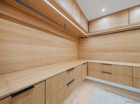 7372 76 Fay Ave, La Jolla CA 92037