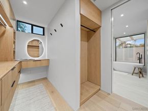 7372 76 Fay Ave, La Jolla CA 92037