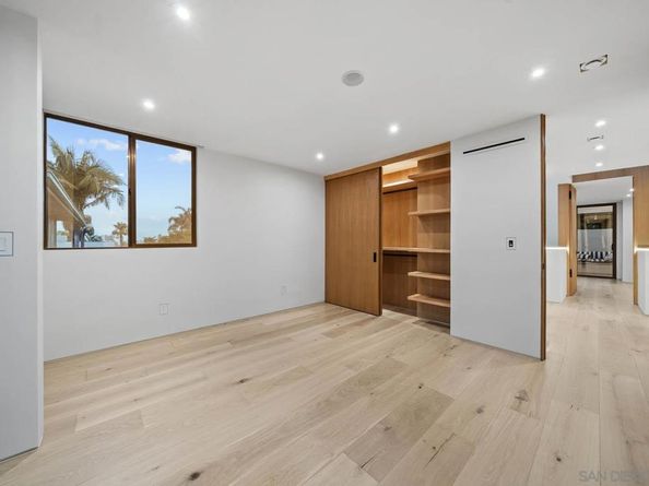 7372 76 Fay Ave, La Jolla CA 92037