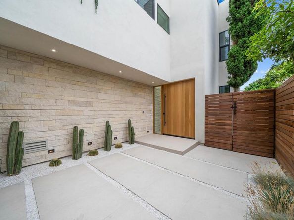 7372 76 Fay Ave, La Jolla CA 92037