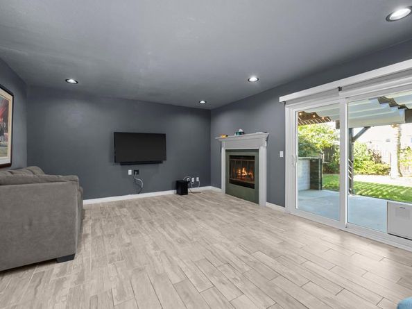 13170 Entreken Ave, San Diego CA 92129