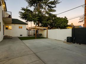 1900 W 41St St, Los Angeles CA 90062