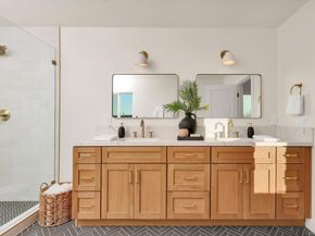 1900 W 41St St, Los Angeles CA 90062