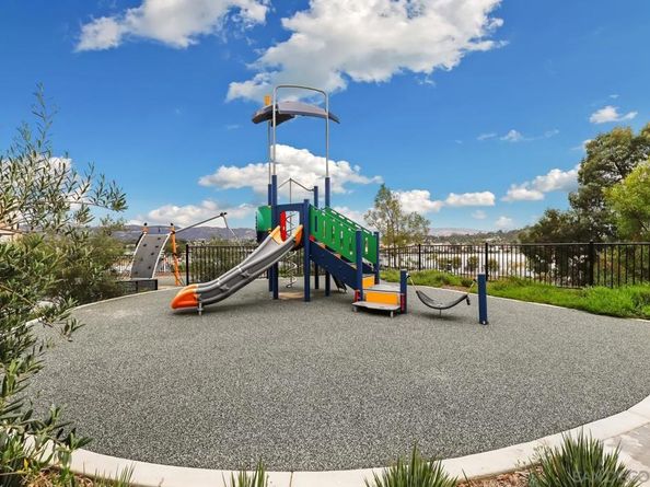 1227 Sunrise Vw 105, San Marcos CA 92078