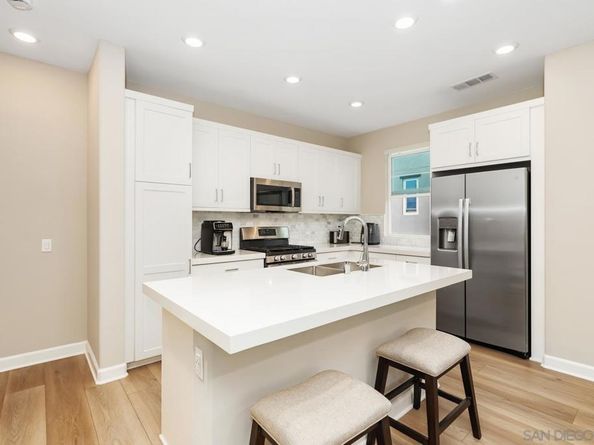 1227 Sunrise Vw 105, San Marcos CA 92078