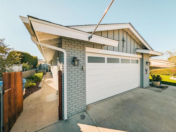 16482 Roca Dr, San Diego CA 92128