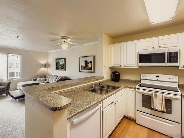 8889 Caminito Plaza Centro 7327, San Diego CA 92122