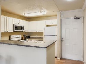 8889 Caminito Plaza Centro 7327, San Diego CA 92122