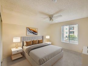 8889 Caminito Plaza Centro 7327, San Diego CA 92122