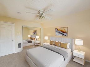 8889 Caminito Plaza Centro 7327, San Diego CA 92122