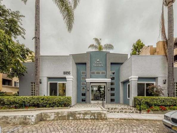 8889 Caminito Plaza Centro 7327, San Diego CA 92122