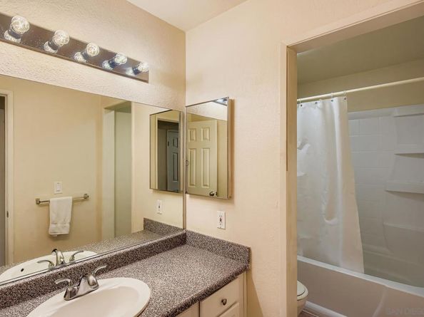 8889 Caminito Plaza Centro 7327, San Diego CA 92122