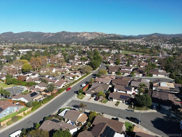 2142 Ridgeview Pl, Escondido CA 92026