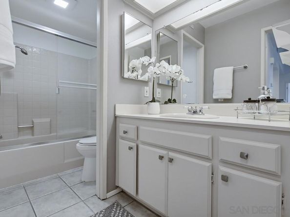 9458 Twin Trails Dr 205, San Diego CA 92129