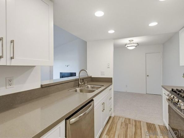 9458 Twin Trails Dr 205, San Diego CA 92129