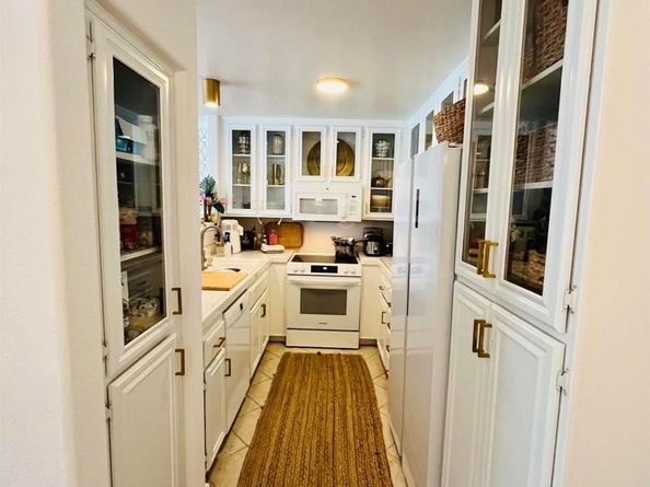 2037 Burton St 43, San Diego CA 92111