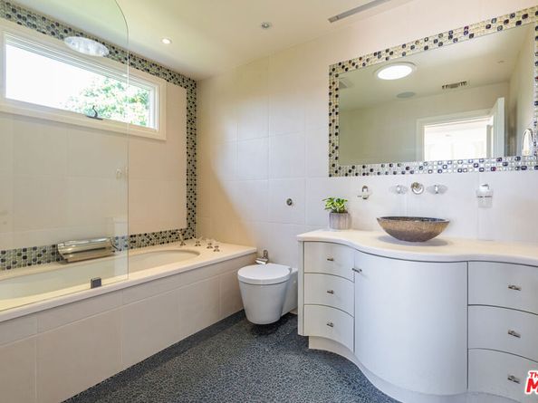 6051 Philip Avenue, Malibu CA 90265