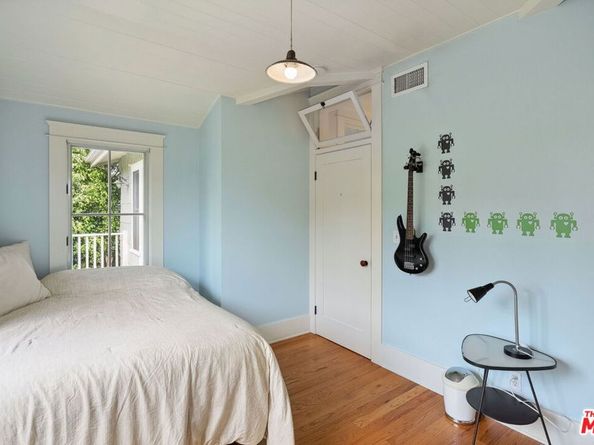 813 Crestmoore Place, Venice CA 90291