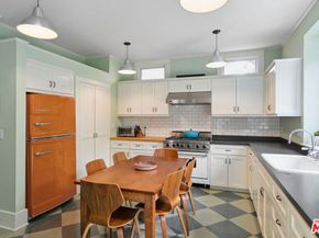813 Crestmoore Place, Venice CA 90291