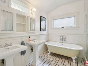 813 Crestmoore Place, Venice CA 90291