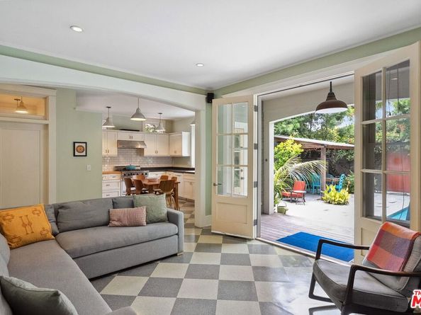 813 Crestmoore Place, Venice CA 90291