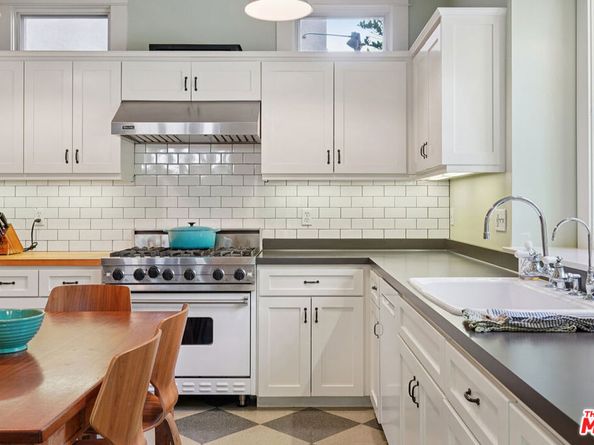 813 Crestmoore Place, Venice CA 90291