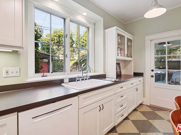 813 Crestmoore Place, Venice CA 90291