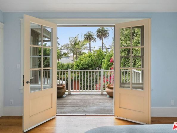 813 Crestmoore Place, Venice CA 90291