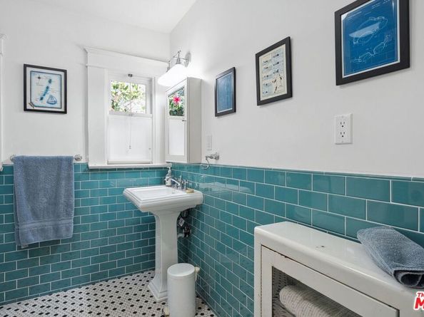 813 Crestmoore Place, Venice CA 90291