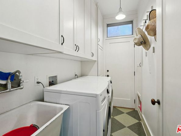 813 Crestmoore Place, Venice CA 90291