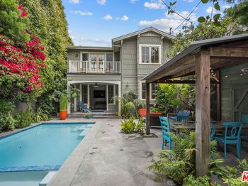813 Crestmoore Place