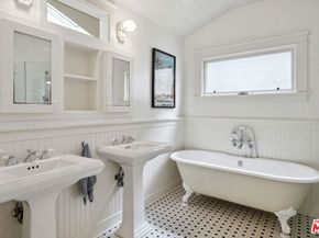 813 Crestmoore Place, Venice CA 90291