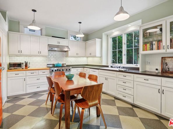 813 Crestmoore Place, Venice CA 90291